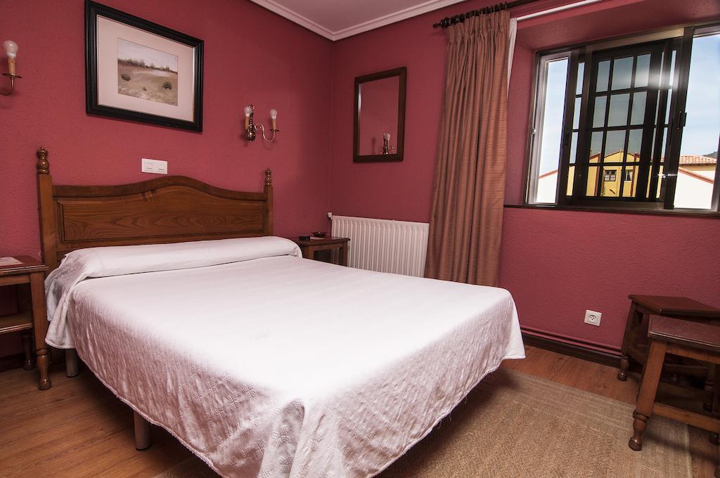 Riodeva Hotel Unquera Quarto foto