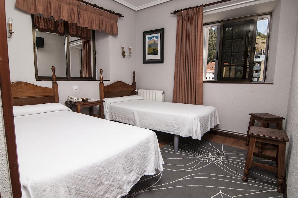 Riodeva Hotel Unquera Quarto foto